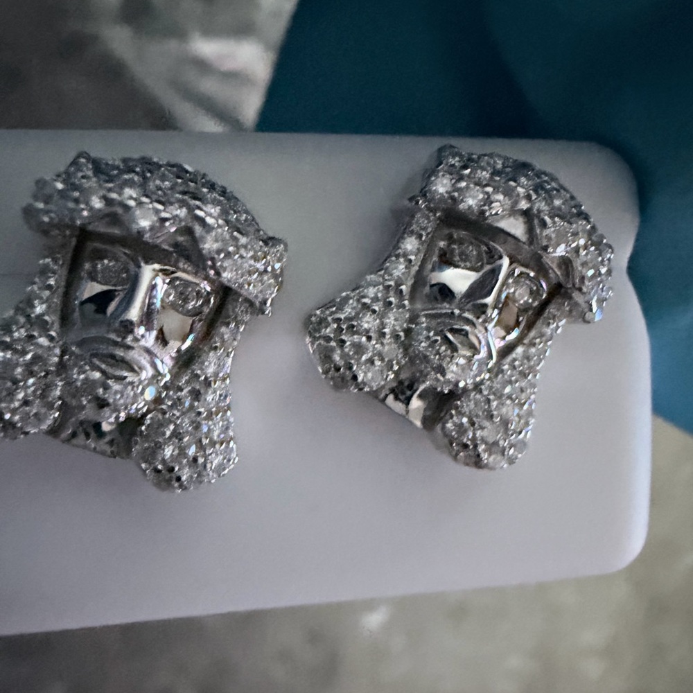 925 SILVER
MOISSAINITE 2.0CTW
$500.00 - Picture 7 of 12